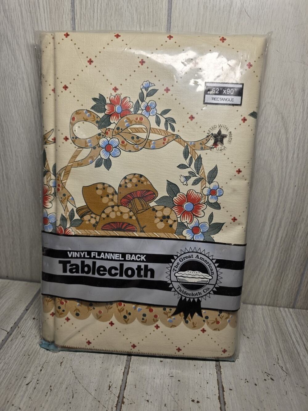 Vtg Great American Tablecloth Mushroom Toadstool Vinyl Flannel 62x90 Rectangle